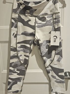 ZYIA White & Gray Camo Kids' Leggings with Pockets